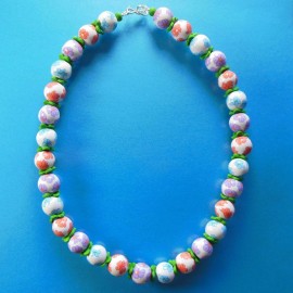 S229 flowery bead necklace