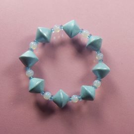 P299 blue pearly stretch bracelet
