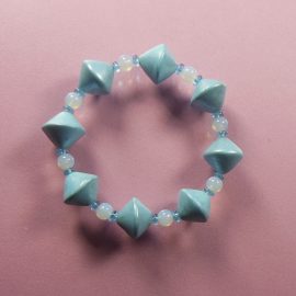 P299 blue pearly stretch bracelet