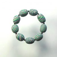 P344 green and grey wiggly stripes stretchy bracelet