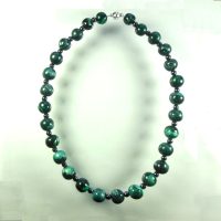 P393 shiny black and green necklace