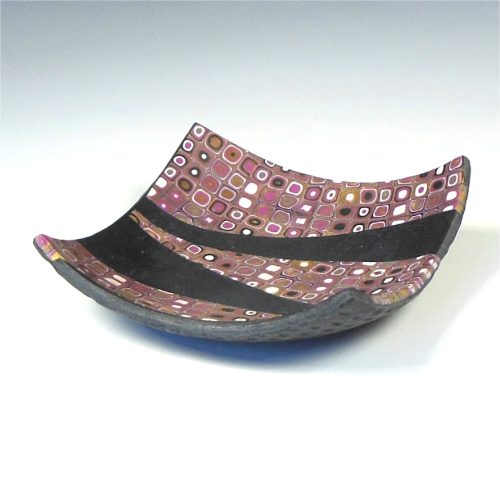 P432 Black and gold square trinket bowl £13